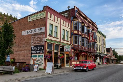 best small towns british columbia.